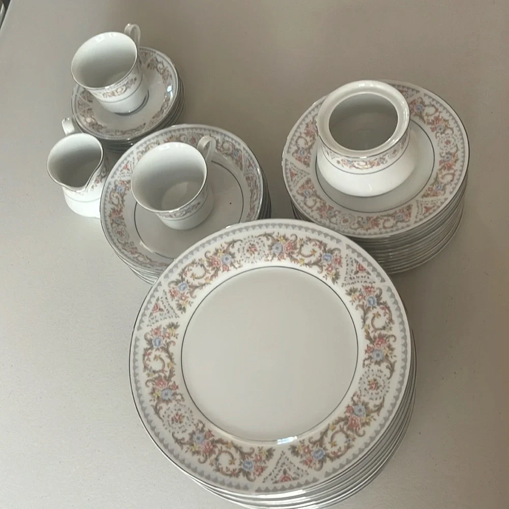 SILVERIE VINTAGE FINE CHINA SAUCER